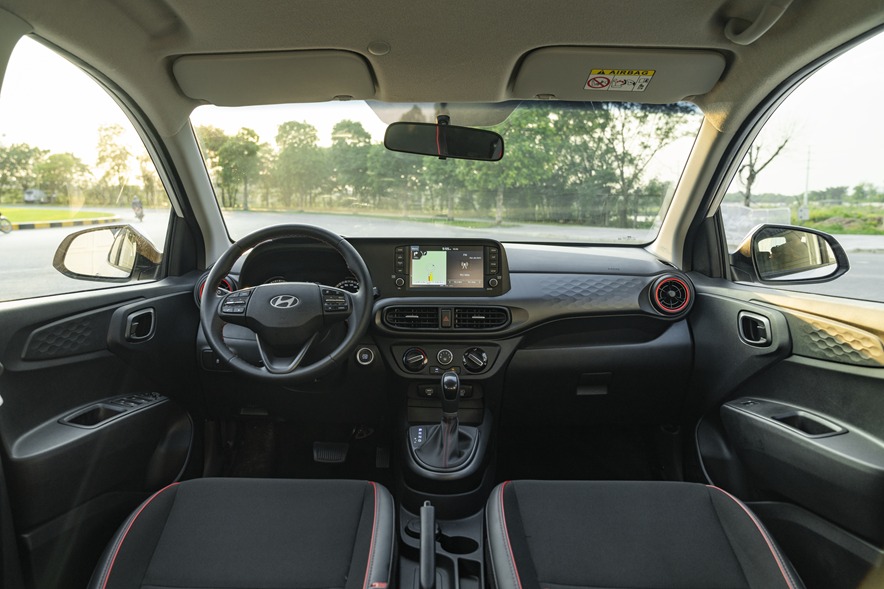 Hyundai i10 Nội thất