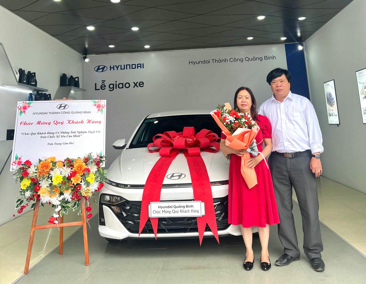 Khách hàng giao xe Hyundai i10